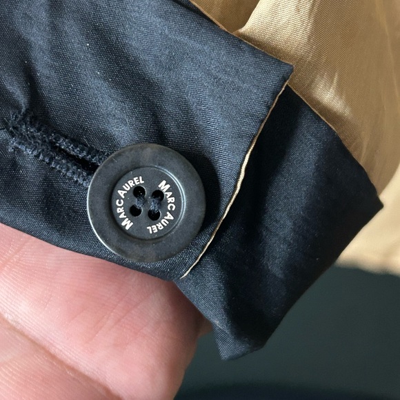 Women’s black and gold reversible jacket - Picture 14 of 14